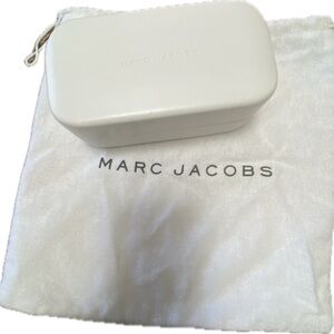 Marc Jacobs dust cover
